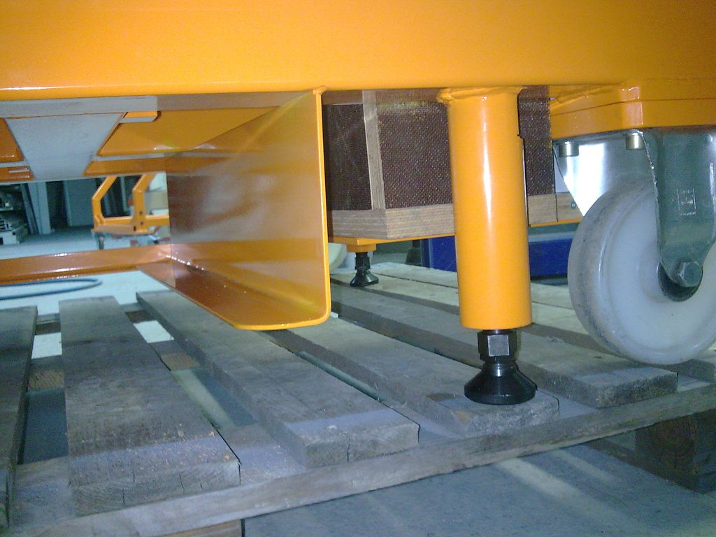 Detail einer Metallkonstruktion in der Fertigung